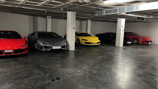 Deluxe Car Rental / Alquiler De Coches De Lujo , Lamborghini , Mclaren , Ferrari , Porsche , Bmw